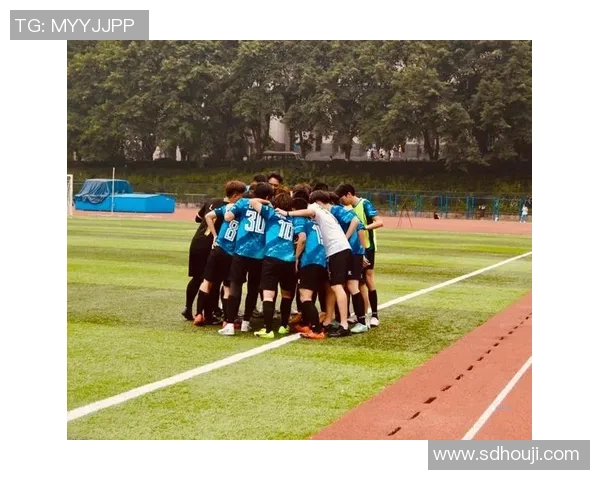 重庆足球队在洲际杯积分榜中以77分稳居第一名展现强劲实力